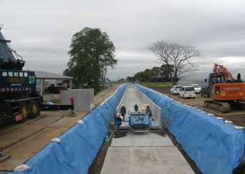 用水路改修工事 用水路改修工事